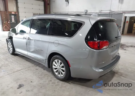 2017 Chrysler Pacifica Touring-L из США, поврежденный, VIN 2C4RC1BGXHR795722